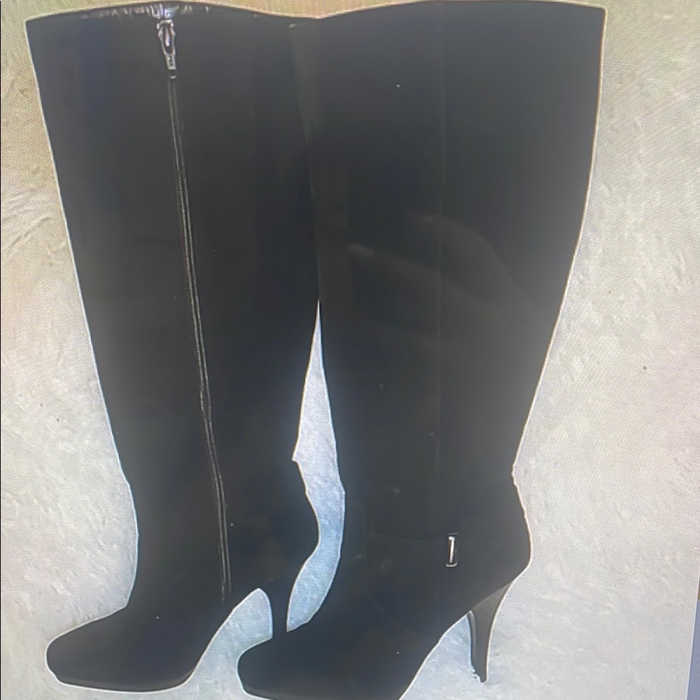 Elegant Black Knee-High Boots